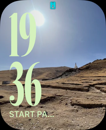 The same Pastok shortcut on a photo watch face, rendered as the truncated words START PA below the time